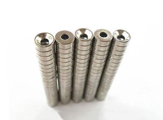 Round Magnets with Holes #3 Screw