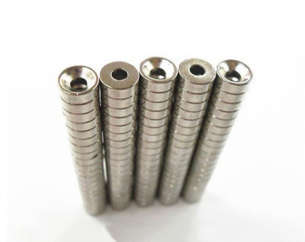 Round Magnets with Holes #3 Screw